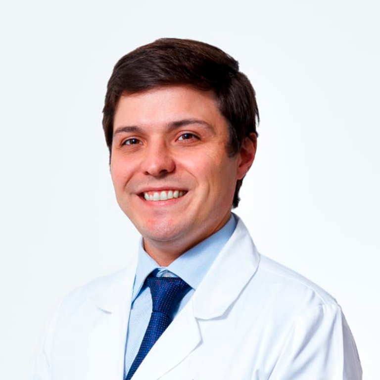 Dr. Álvaro Cámbara Parro